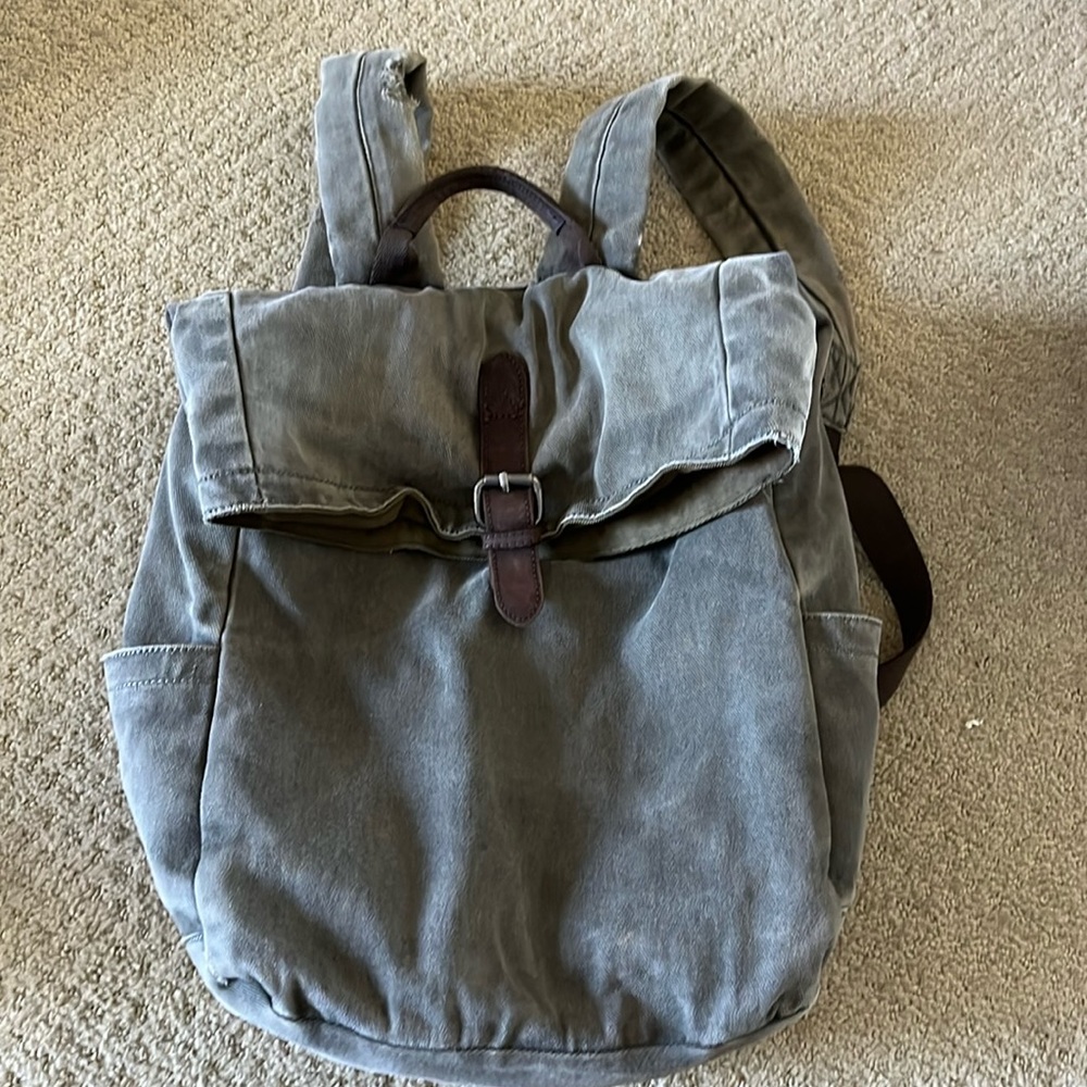 Beautiful Vintage Fair and Oaks Knapsack!
